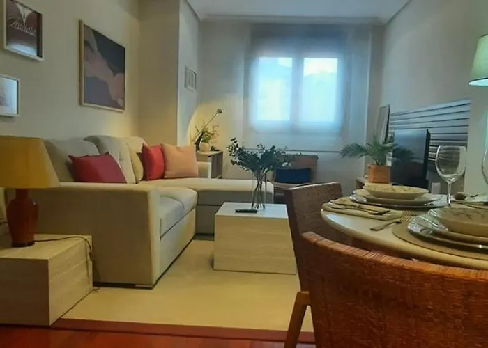 Zuvillaga 18, Confort Y Tranquilidad En Pleno Centro דירה אוביידו