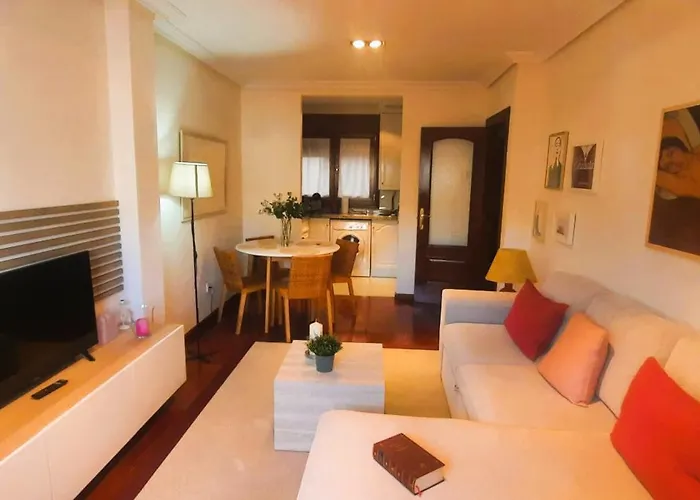 Zuvillaga 18, Confort Y Tranquilidad En Pleno Centro דירה אוביידו